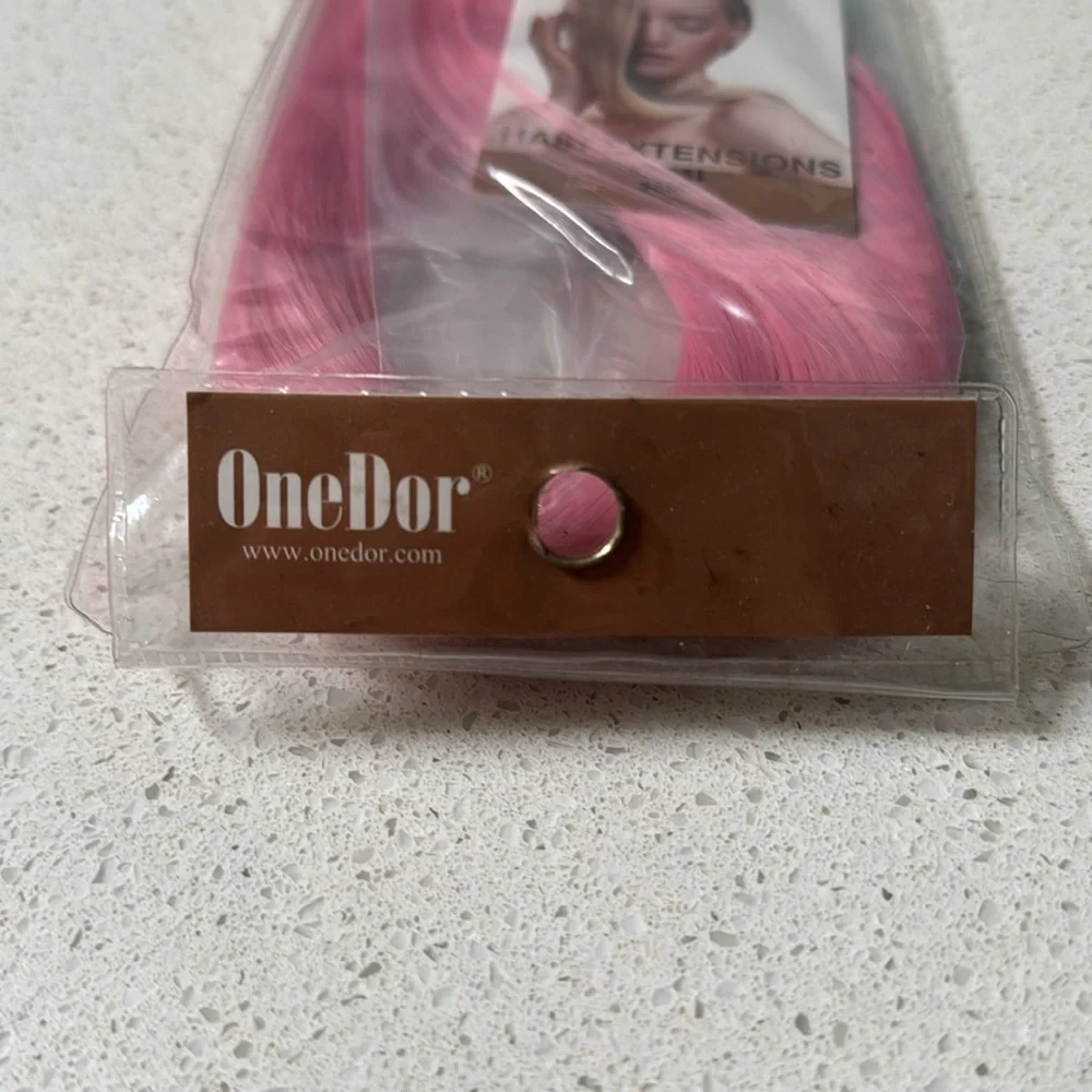 OneDor pink 23” clip in hair extensions set of 10 NEW